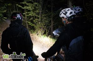 Session VTT nocturne pour notre test de lampes VTT