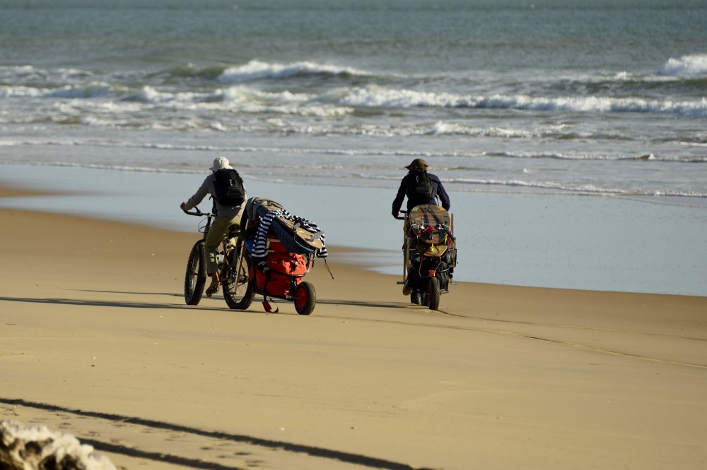 Lost in the swell, surftrip en fatbike le long des côtes d'Aquitaine