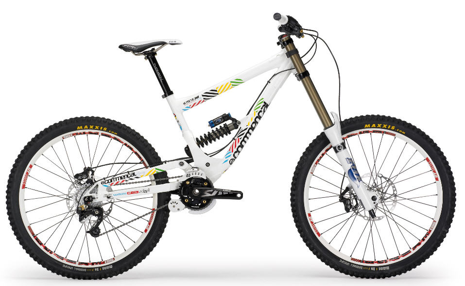 Commencal Supreme DH World Cup, la machine de Gee et Rachel Atherton