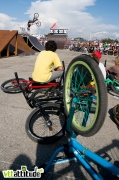 L'aire de street BMX était bien chaude. Grosse ambiance avec de nombreux riders ramenés par DC Shoes.