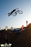 Ca c'est un superman bien tendu. Finale du Wall Ride Tour 2009 au Roc d'Azur.