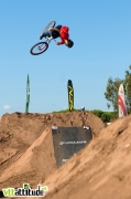 Yannick Granieri en 360 nosedive sur la finale du Wall Ride Tour