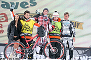 La miss du podium qui n'aura même pas quitté le manteau. -14C quand même !