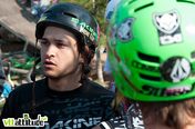 Yannick Granieri se classe second du contest. Il replaque un énorme backflip tailwhip sur la dernière bosse.