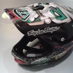 Troy Lee Designs D2